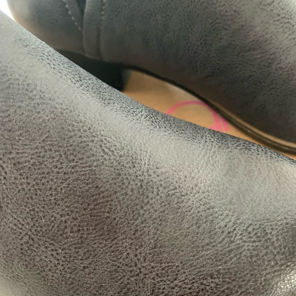 NWOT Dress barn Sugar brand ankle bootie. - Picture 3 of 11